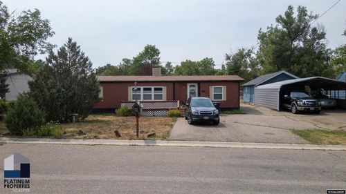 84 4th Ave, Mills, WY, 82604-2570 | Card Image
