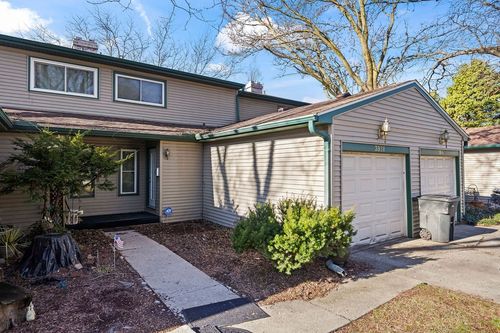 3991 N Camelot Dr, Decatur, IL, 62526-2006 | Card Image