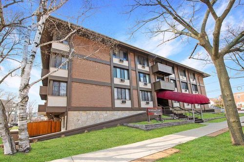 2025 E Greenwich Ave, Milwaukee, WI, 53211-4449 | Card Image