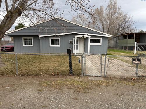 1082 N 61st Ave, West Richland, WA, 99353-9720 | Card Image