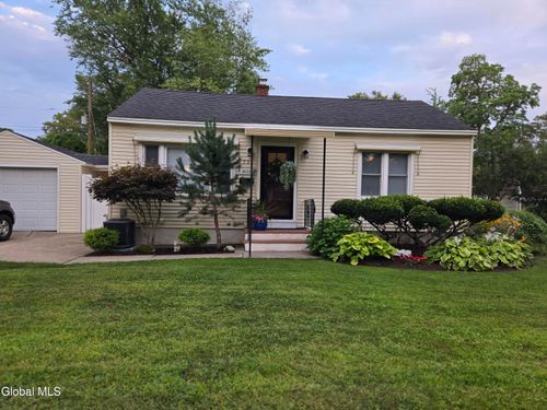 75 Shirley Dr, Schenectady, NY, 12304-2136 | Card Image