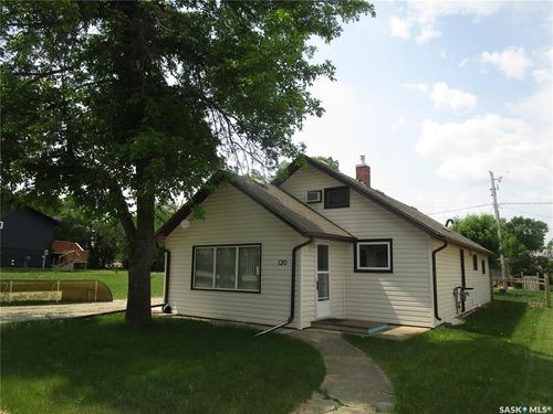 120 2nd St E, Lafleche, SK, S0H | Card Image