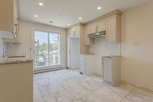 1382 Rue Hennessy, Laval, QC, H7W4N2 | Card Image