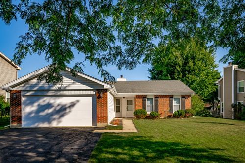 1704 Stratton Pond Ln, Schaumburg, IL, 60194-4547 | Card Image