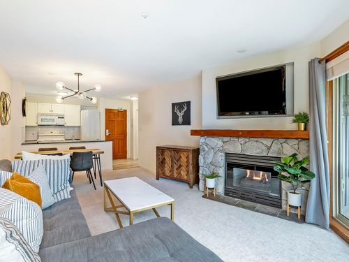 336-4800 Spearhead Dr, Whistler, BC, V8E1G1 | Card Image