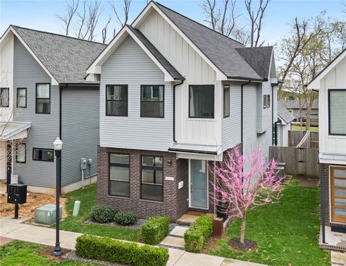 218 Se 7th St, Bentonville, AR, 72712-5928 | Card Image