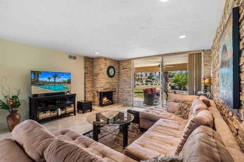 601-72887 El Paseo, Palm Desert, CA, 92260-3374 | Card Image
