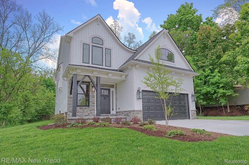 120 W Summit St, Milford, MI, 48381-1561 | Card Image