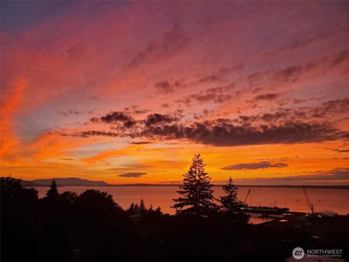 apt-502-715 N Garden St, Bellingham, WA, 98225-5438 | Card Image