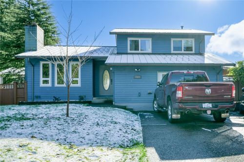 7123 Highland Dr, Port Hardy, BC, V0N2P0 | Card Image