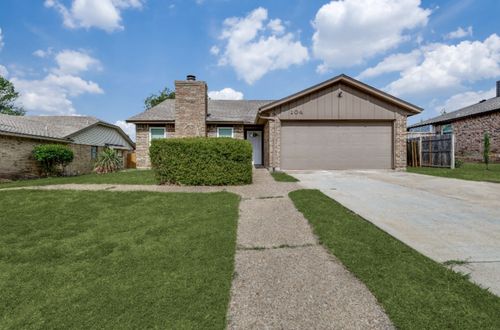 104 Grand Meadow Dr, Fort Worth, TX, 76108-3719 | Card Image