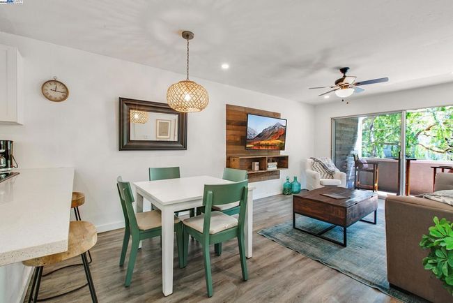 UNIT-212 - 325 Kitty Hawk Rd, Condo with 2 bedrooms, 1 bathrooms and 1 parking in Alameda CA | Image 11