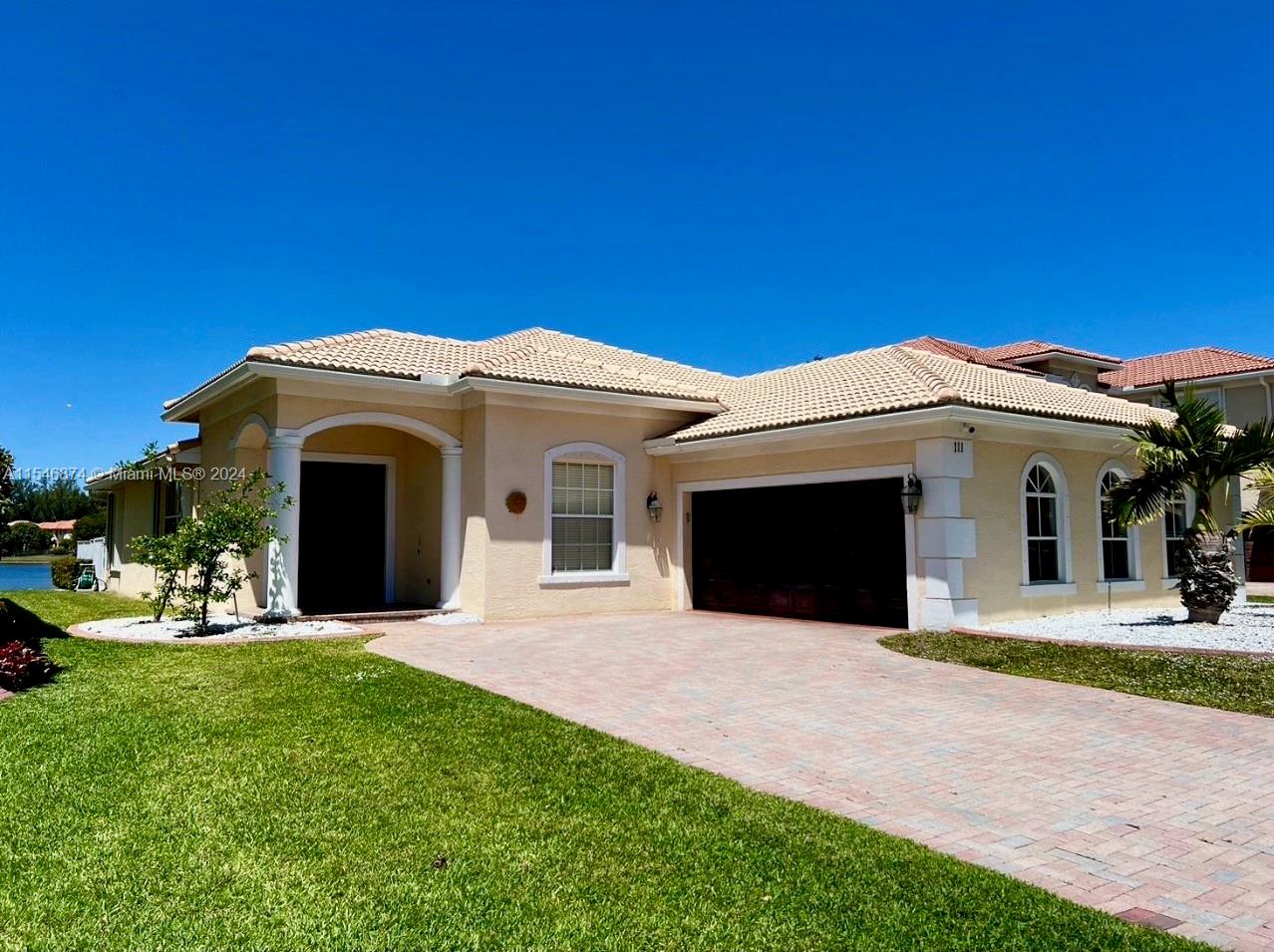 Bella Vista Way, Royal Palm Beach, FL 33411