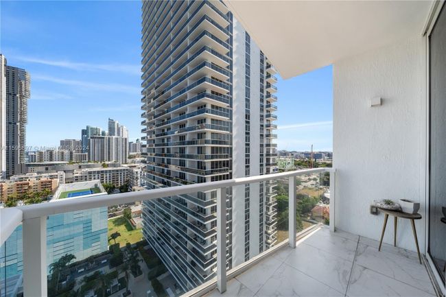 1702 - 601 Ne 27th St, Condo with 2 bedrooms, 2 bathrooms and null parking in Miami FL | Image 16