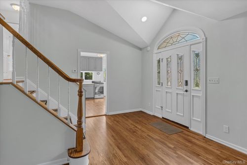 49 Thorney Ave, Huntingtn Sta, NY, 11746-3256 | Card Image