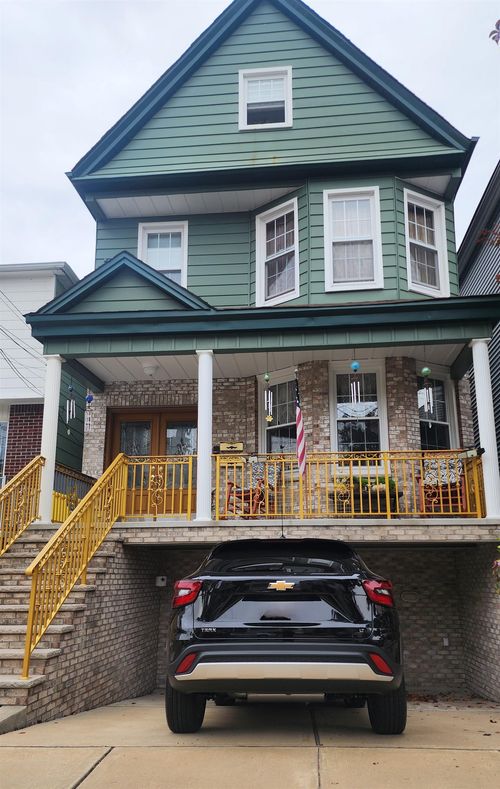2-79 Humphrey Ave, Bayonne, NJ, 07002-2336 | Card Image