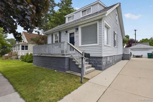 1871 7th St, Wyandotte, MI, 48192-3919 | Card Image