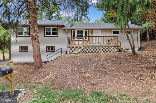 42 Beaver Ave, ENOLA, PA, 17025-2304 | Card Image