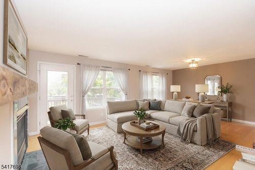 4 Eagles Nest Ln, Hamburg, NJ, 07419-1227 | Card Image