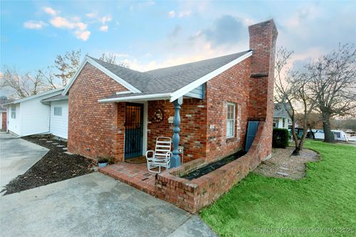 520 E Peoria Ave, McAlester, OK, 74501-6838 | Card Image