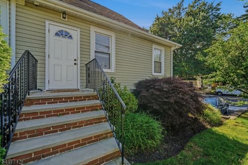 2-161 Broughton Ave, Bloomfield, NJ, 07003-4005 | Card Image