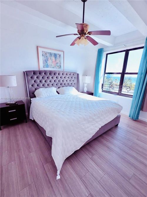 r5c-1330 Ocean Dr, Miami Beach, FL, 33139-4256 | Card Image