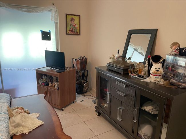 105 - 2300 Park Ln, Condo with 1 bedrooms, 1 bathrooms and null parking in Hollywood FL | Image 15