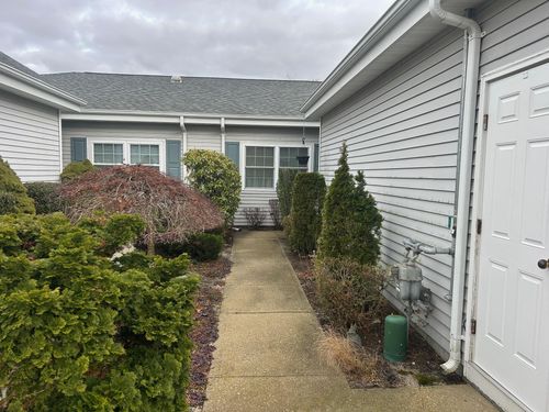 489 Woodscreek Ct, Moriches, NY, 11955-1726 | Card Image