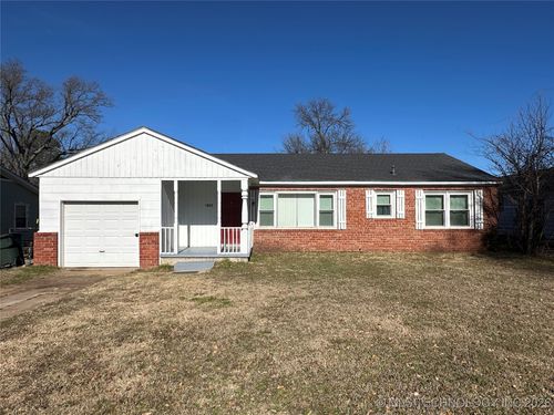1805 11th St, Okmulgee, OK, 74447-5437 | Card Image