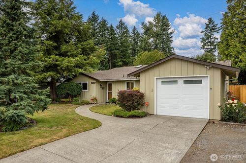 10012 126th Ave Se, Renton, WA, 98056-2429 | Card Image