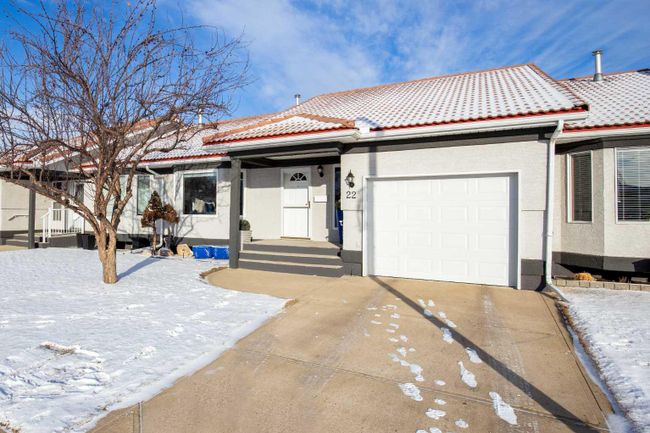 22 Park Meadows Lane Se, Home with 3 bedrooms, 3 bathrooms and 2 parking in Medicine Hat AB | Image 44