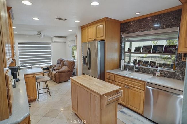 27945 Sycamore Creek Dr, House other with 4 bedrooms, 2 bathrooms and 2 parking in Valencia CA | Image 9