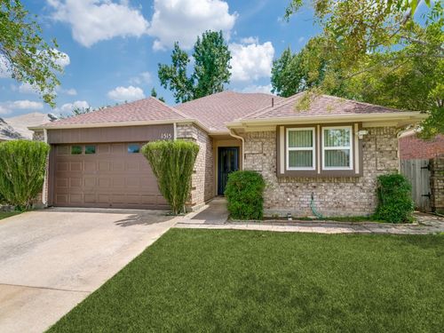 1515 Laguna Vista Way, Grapevine, TX, 76051-7914 | Card Image