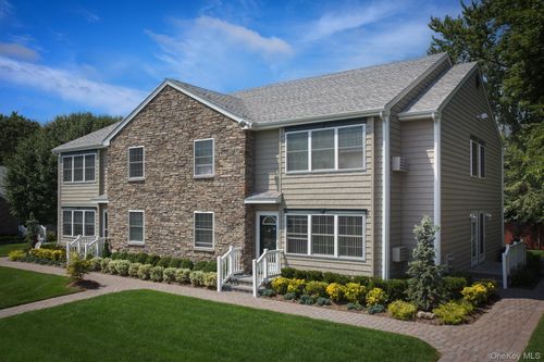 4b-99 Prospect St, Babylon, NY, 11702-3520 | Card Image