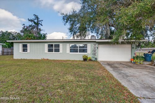 7 Jeanette Dr, DELAND, FL, 32720-6517 | Card Image