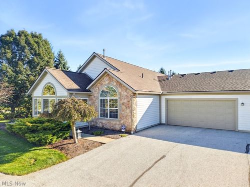 606 Crossings Cir, Tallmadge, OH, 44278-1250 | Card Image