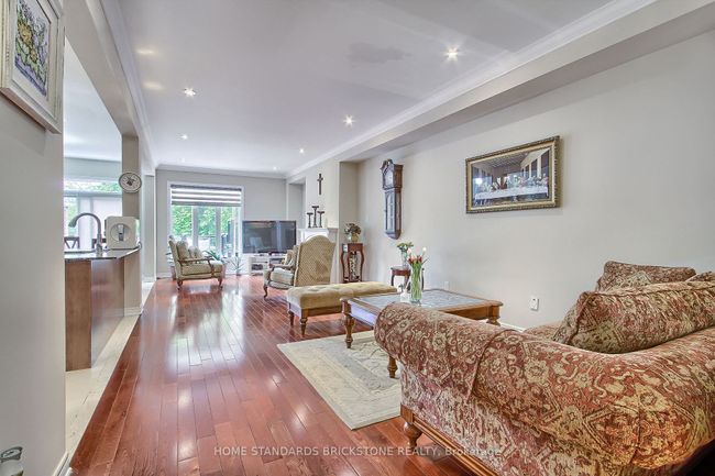 617 16th Ave, Home with 4 bedrooms, 5 bathrooms and 6 parking in Richmond Hill ON | Image 7