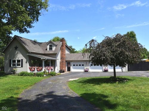 930 River Rd, Columbus, IN, 47203-1058 | Card Image