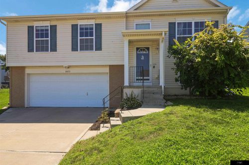 16135 Redwood St, Omaha, NE, 68136-3230 | Card Image