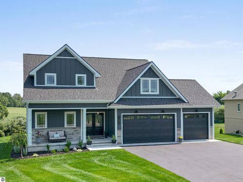 7086 Wolverine View Dr, Williamsburg, MI, 49690-9290 | Card Image