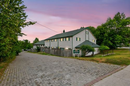 110 Main St W, Huntsville, ON, P1H2L6 | Card Image