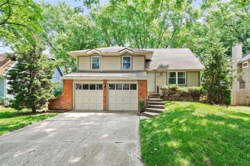 14805 S Bradley Dr, Olathe, KS, 66062-2633 | Card Image