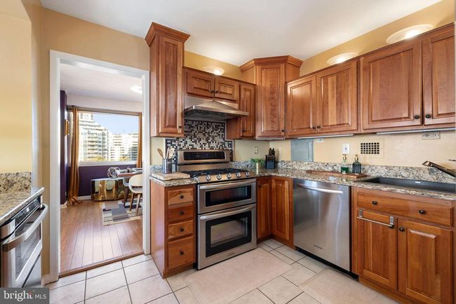 APT-1822N - 5500 Friendship Blvd, Condo with 2 bedrooms, 2 bathrooms and null parking in CHEVY CHASE MD | Image 24