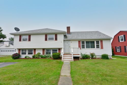 34 Underwood Lane, Middletown, RI, 02842 | Card Image