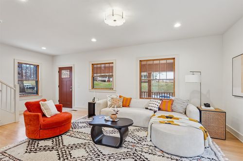 1010 24th Street, Des Moines, IA, 50311 | Card Image