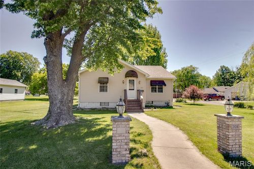 703 Sumner Street, Carlinville, IL, 62626 | Card Image