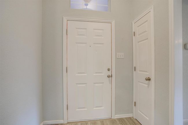 692 High Crest Dr, House other with 3 bedrooms, 2 bathrooms and null parking in Azle TX | Image 8