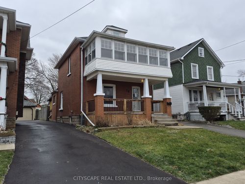 {{alt}} | Card Image