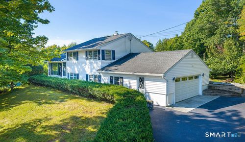 2 Batt Ln, East Haven, CT, 06513-1218 | Card Image
