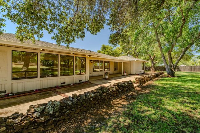 Front of house | Image 59